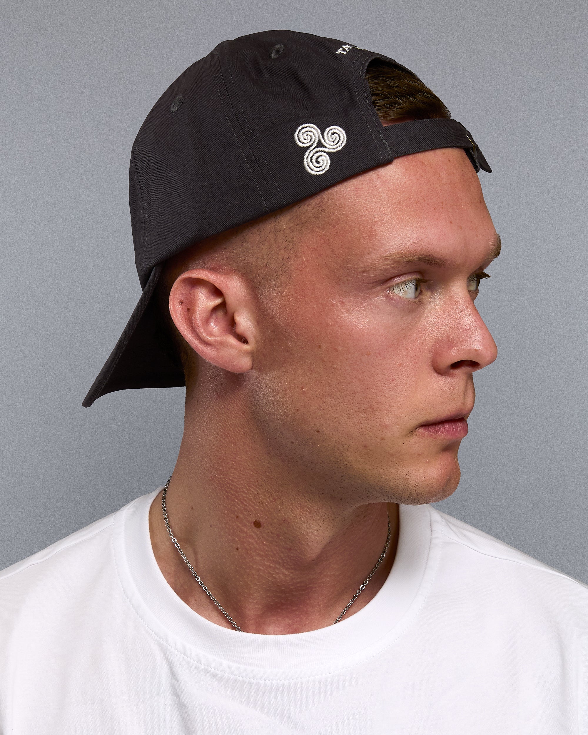 GREY TRISKELION CAP