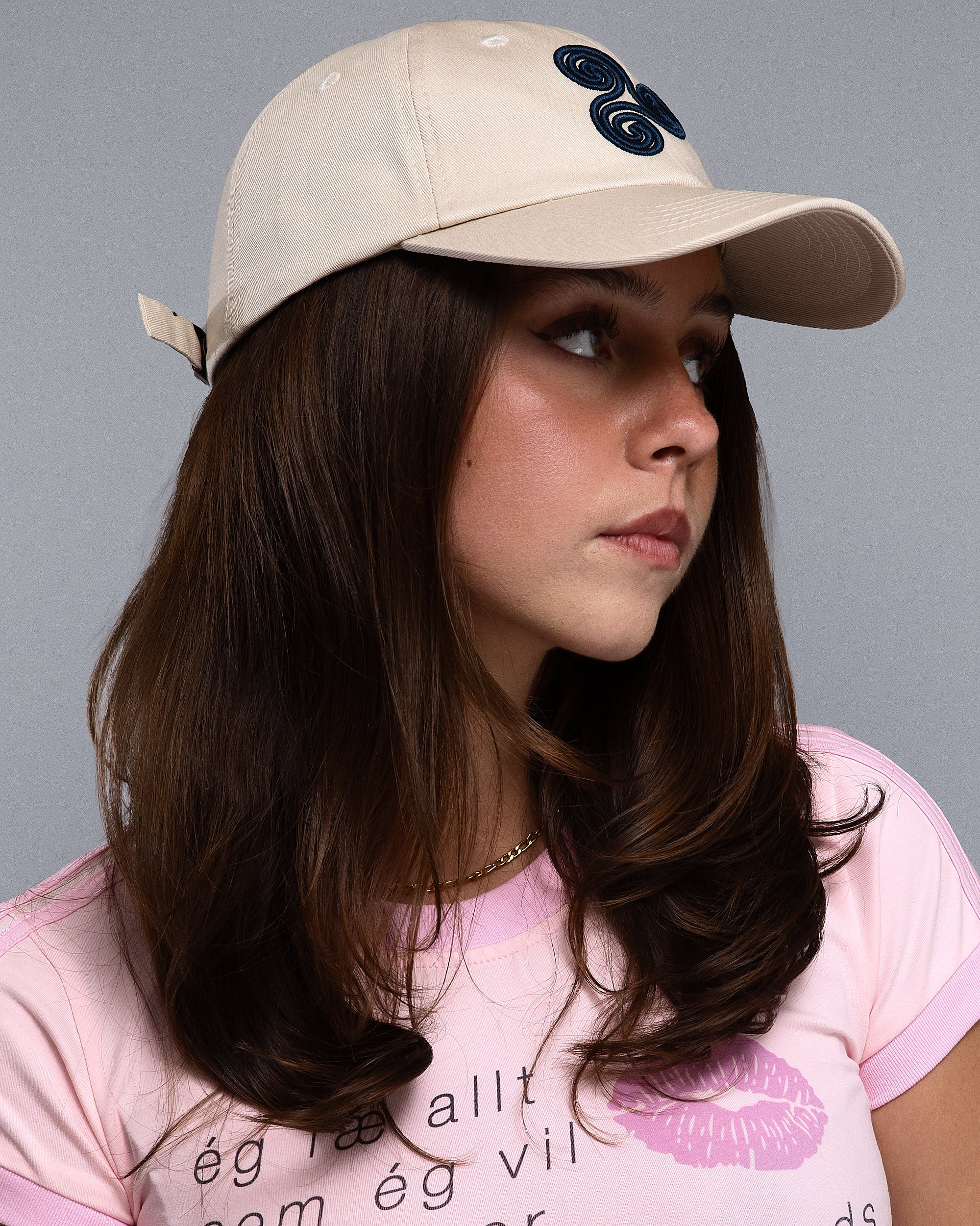 BEIGE TRISKELION CAP